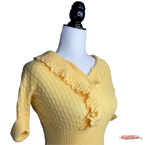 Vintage Handcrafted Grandma Pullover Ruffle Waffle Knit Sweater [Size XS/S] - Picture 2 of 7